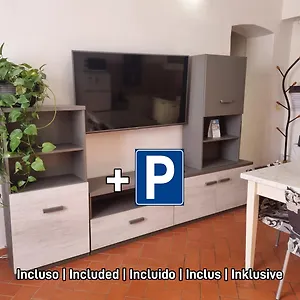 Apartment Casa Mille Baci Con Parcheggio, Livorno